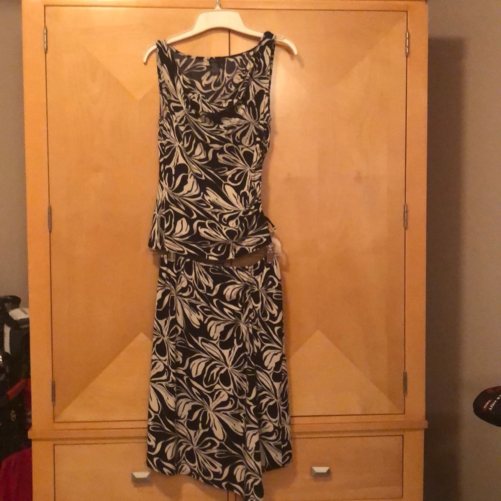 2 piece skirt & top BCBG EUC